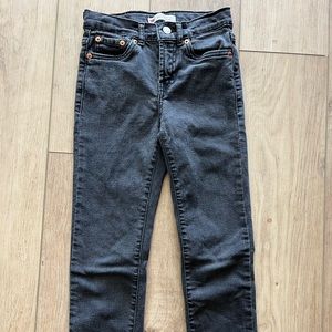 Girls black Levi’s. John rise ankle straight. Frayed bottom. Size 8